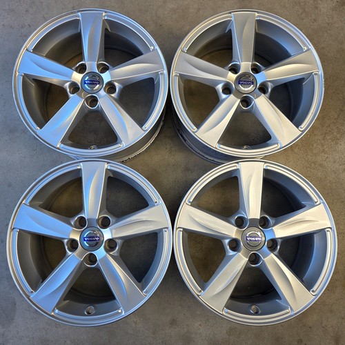 Original volvo v40 - 4x,